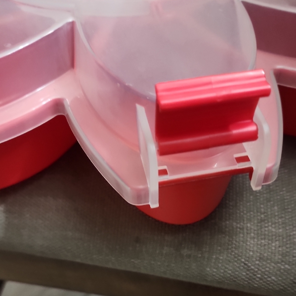 Pink Flower-Shaped Food Storage Container - Picture 3 of 4
